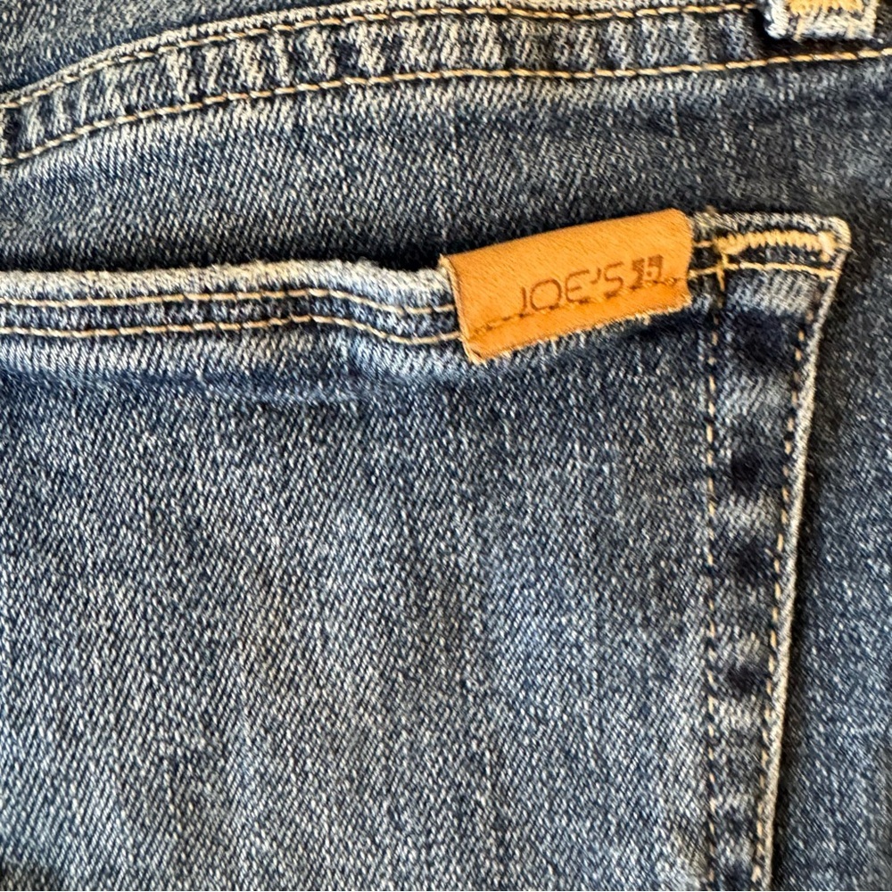 JOE'S JEANS The Ozzie 4" Cut Off Short Alma Medium Wash Denim Women's 24 - Picture 6 of 10